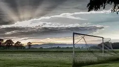 何岳基全国举重锦标赛67公斤级摘得两金一银佳绩。